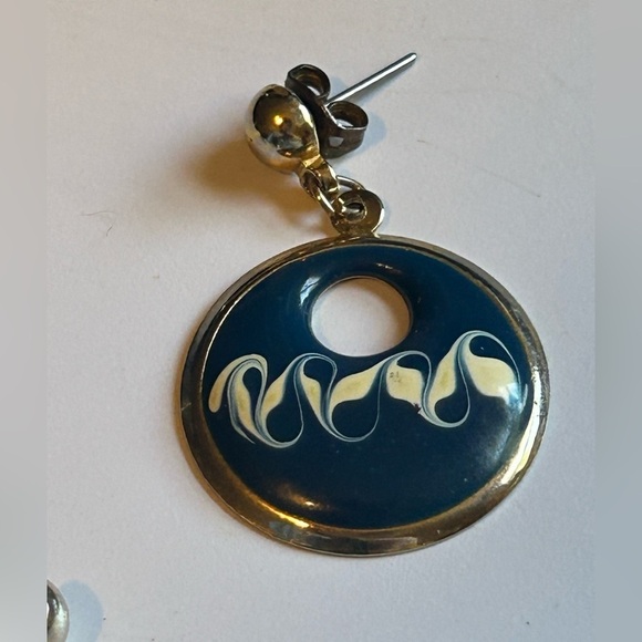 Vintage Navy Enamel Swirl Dangle Earrings Gold Tone Retro Statement Jewelry - Picture 6 of 9